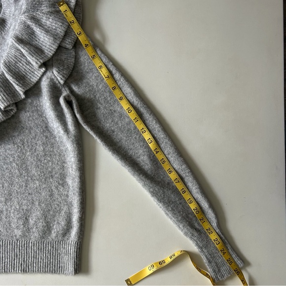 LOFT Gray Ruffle Trim Knit Sweater Puff Sleeves Spring Trend Size XS - Picture 6 of 6